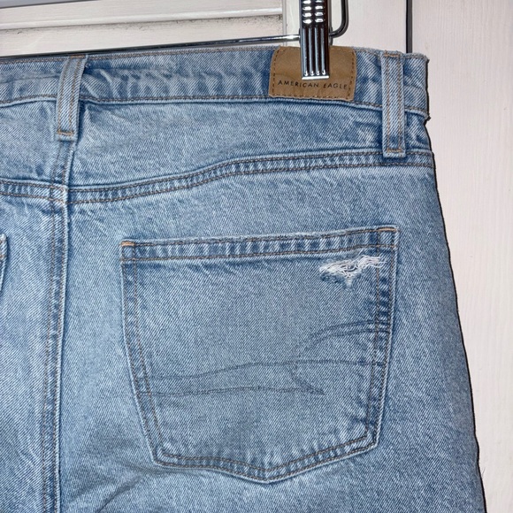 American Eagle Barrel Jeans Size 8 Regular Light Wash High Rise Relaxed Tapered - Picture 6 of 8